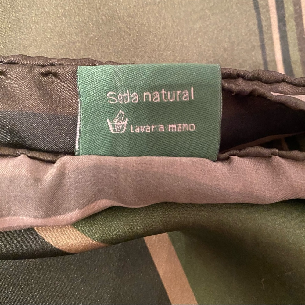 IBERDROLA SCARF LARGE SILK SQUARE GREEN PINK WHITE FLORAL - Picture 9 of 9